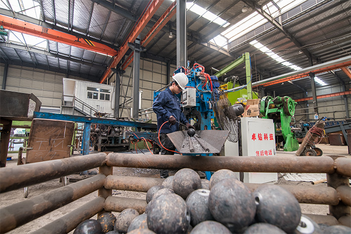 湘西网架配件-螺栓球加工车间